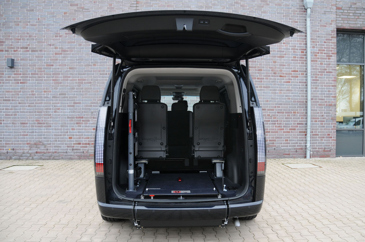 Hyundai STARIA mit Heckausschnitt – Bild 8