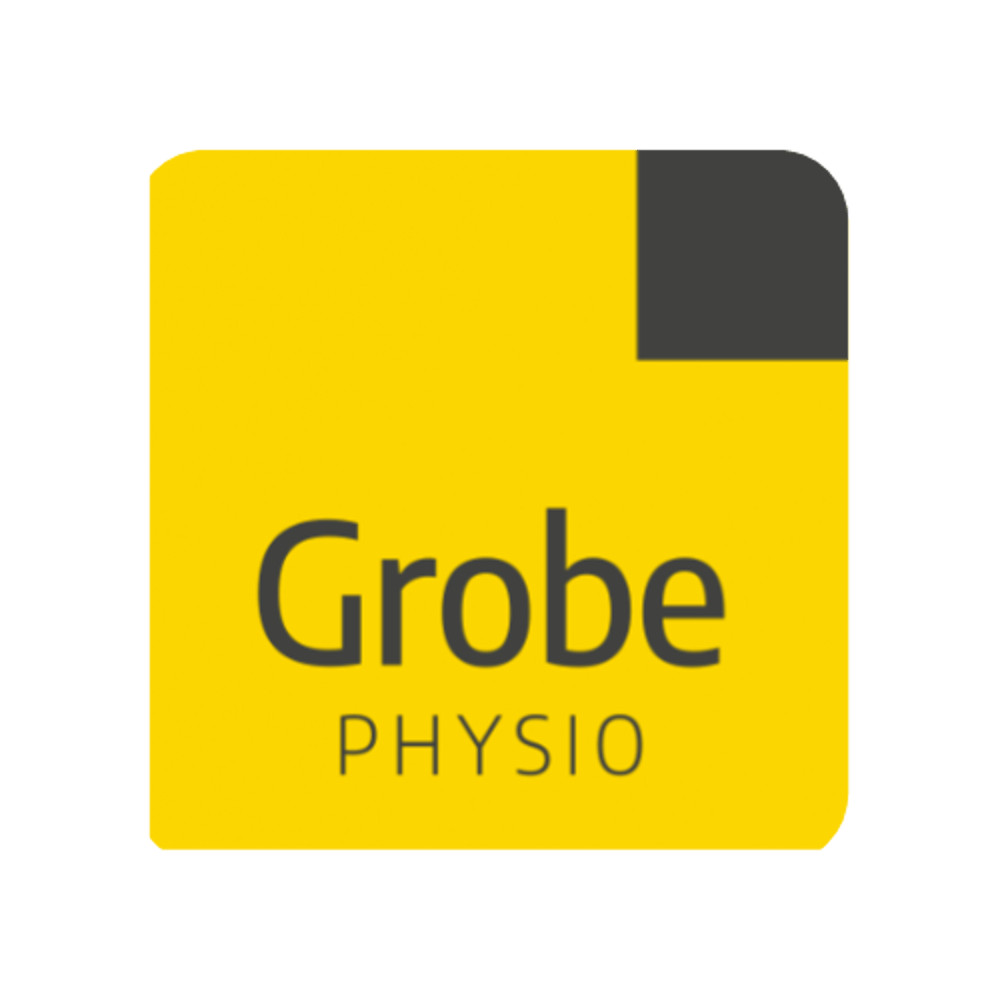Gelbes quadratisches Logo mit grauem Text „Grobe PHYSIO“ und einem dunkelgrauen Akzent oben rechts.
