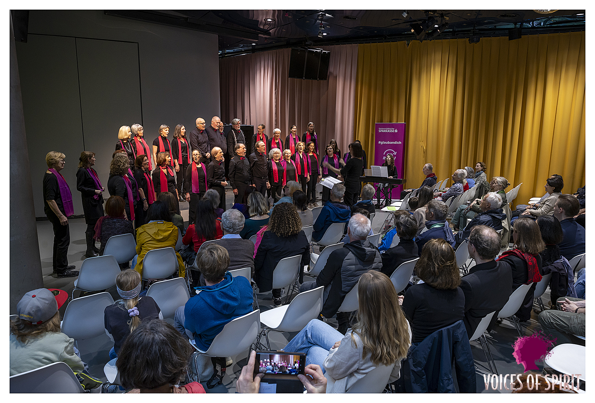 Chor der Urania singing at the Kunsthaus during the Long Night of Choirs, Voices of Spirit 2024, Graz