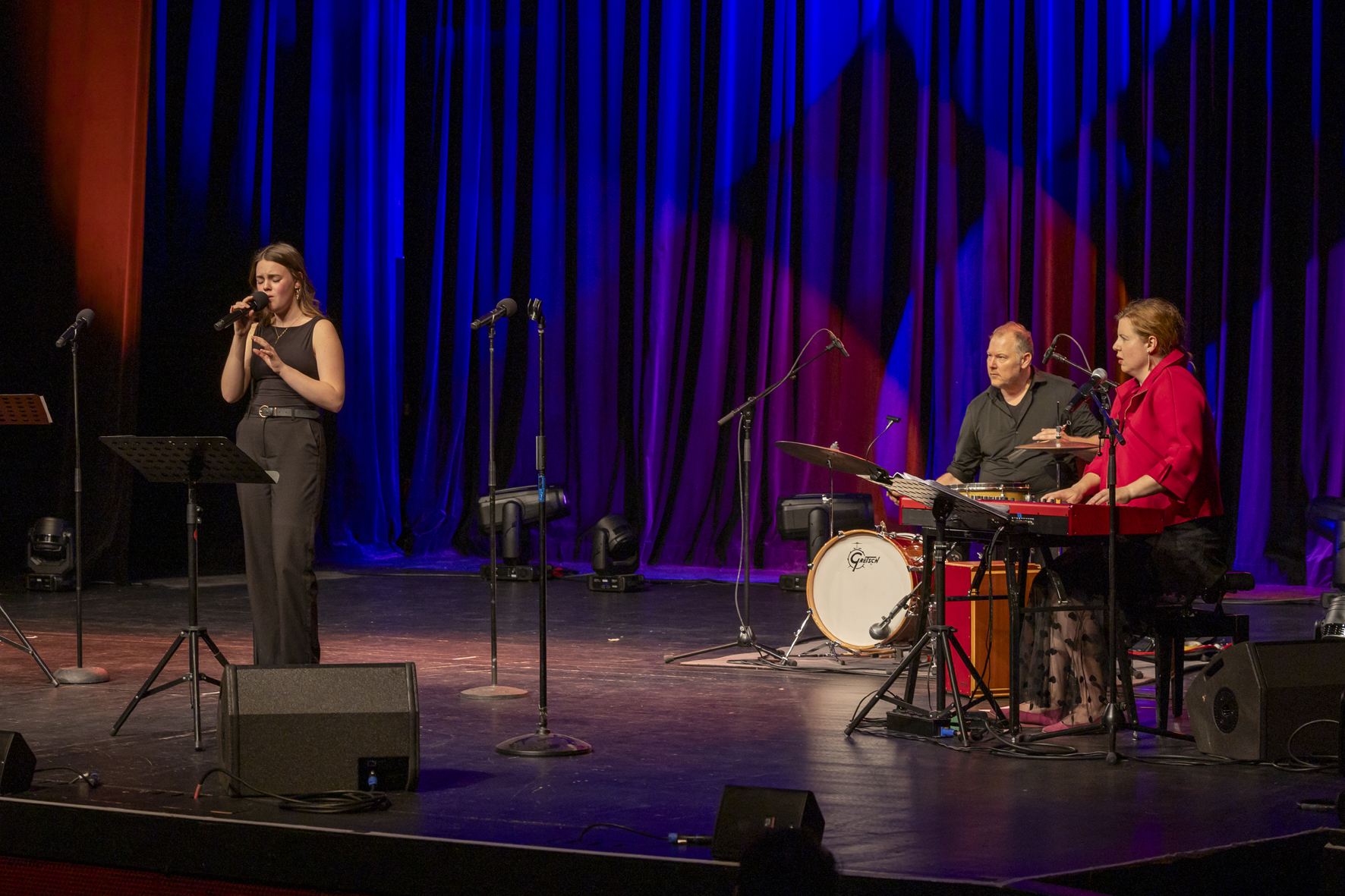 Jazz singers on stage at the vocal jazz closing concert in the Orpheum, Voices of Spirit 2024, Graz