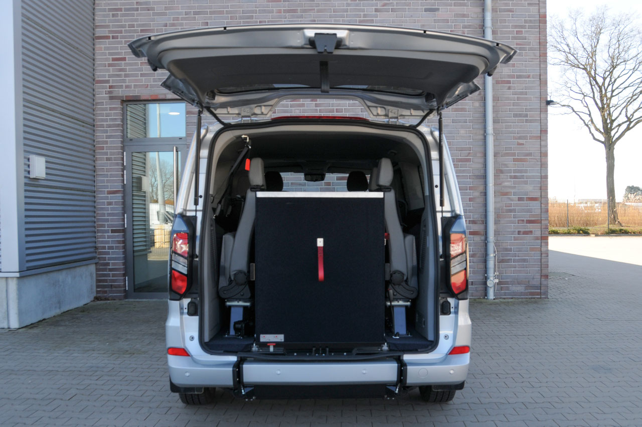 Ford Custom Long Cut mit 2 Rollstuhlplätzen – Bild 7