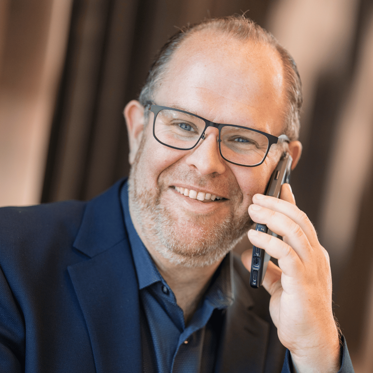 Florian Müller von ecom flow im Gespräch.