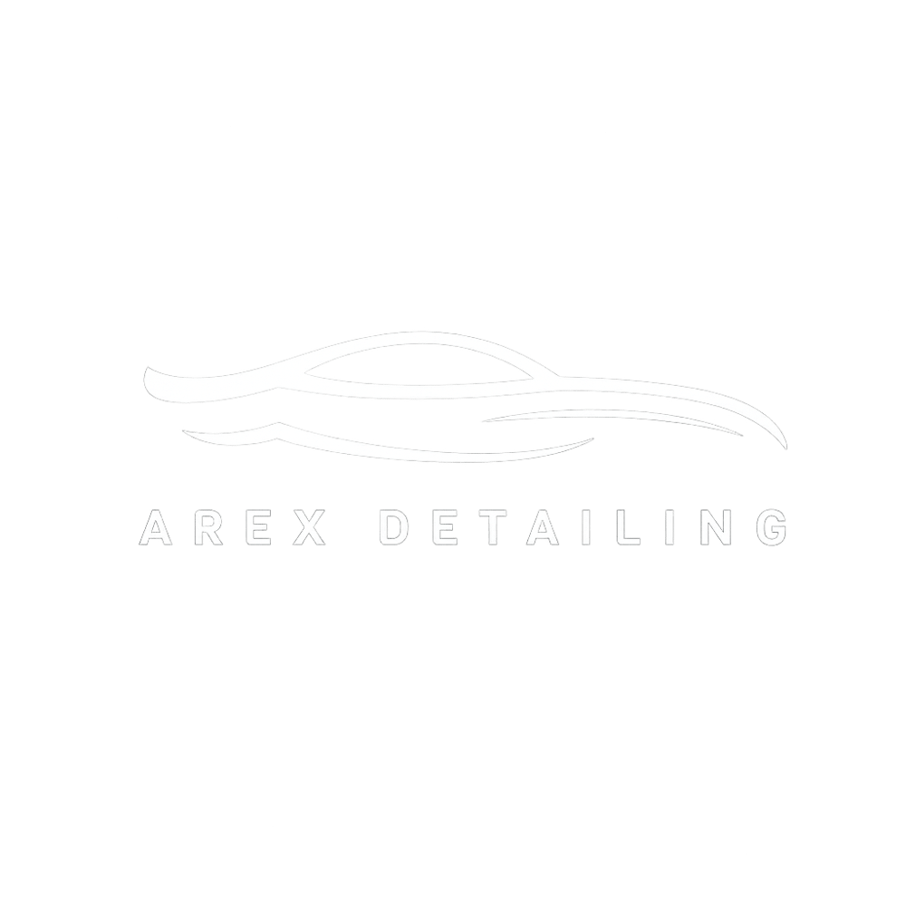Grünes Logo mit weißer Auto-Silhouette und dem Text "AREX DETAILING".