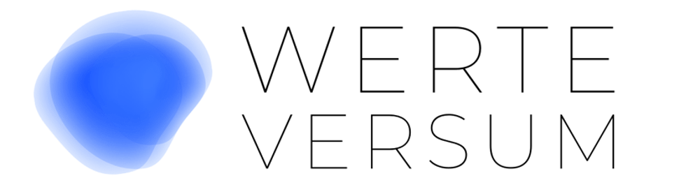 Blauer Fleck neben dem Text "WERTE VERSUM" auf dunkelgrünem Hintergrund.