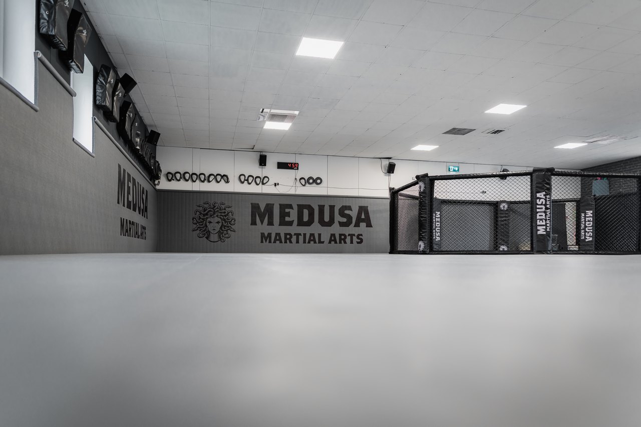 Trainingsraum mit Hexagon