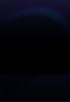 Dunkelblauer Hintergrund mit einem subtilen, hellblauen Leuchten am oberen Rand und einer dunklen horizontalen Linie.