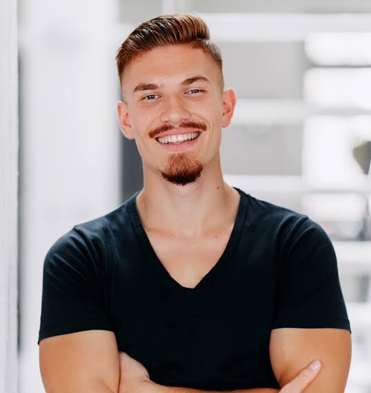 Elliot Azizi