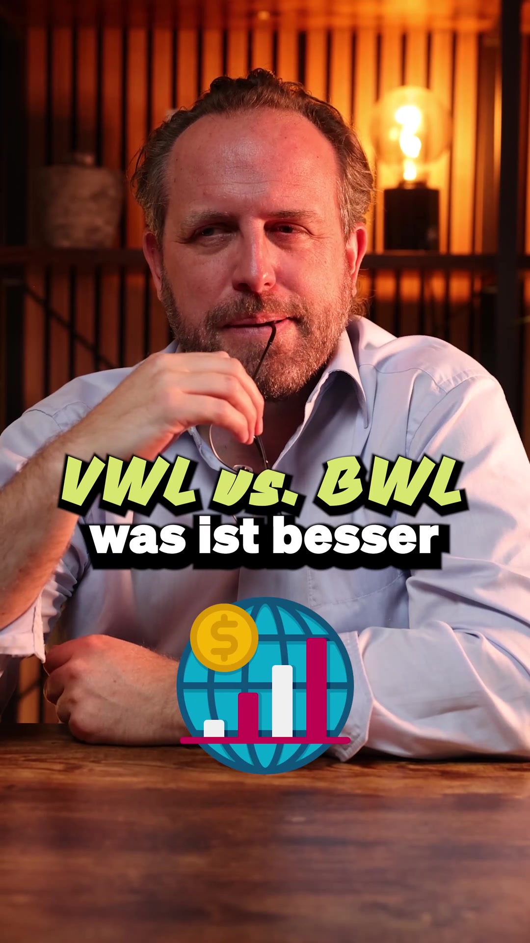 Standbild aus dem Video über VWL und BWL im Vergleich