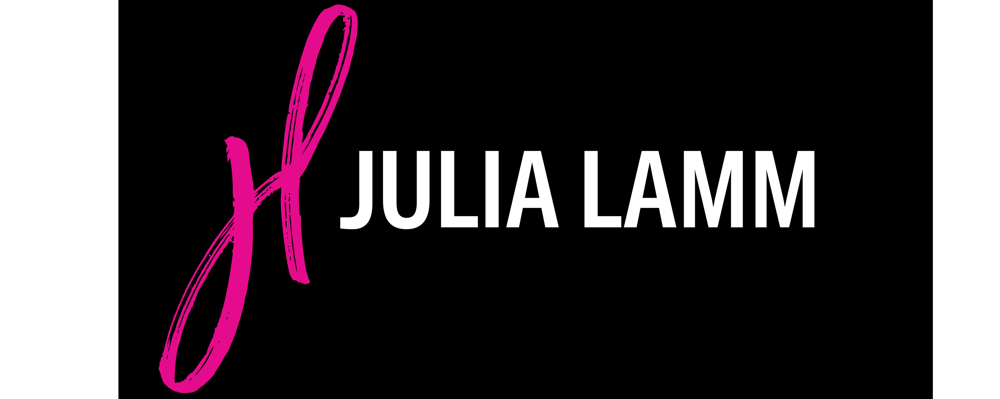 Julia Lamm Logo mit JL-Monogramm auf dunkelgrünem Hintergrund
