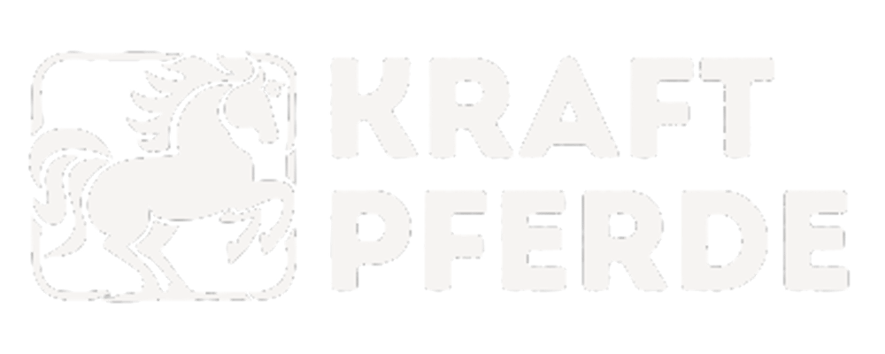 Logo mit weißem Pferd in einem Quadrat und dem Text "KRAFT PFERDE" auf grünem Hintergrund.