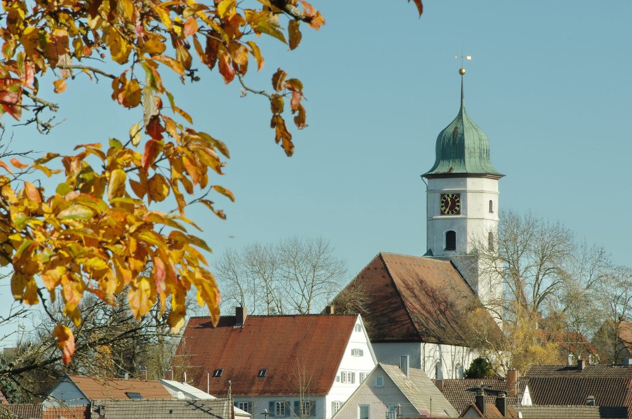 Evangelische Michaelskirche im Ortskern von Gerstetten
