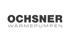 Schwarzes OCHSNER WÄRMEPUMPEN Logo auf weißem Rechteck, grüner Hintergrund.