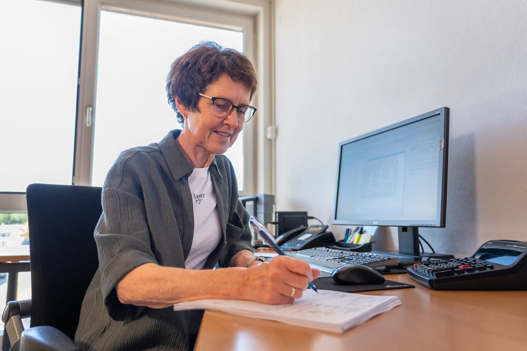 Team von BBS bei der Arbeit im Büro in Bad Tölz
