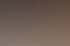 Ein Fitnesstrainer namens Chris sitzt am Schreibtisch und macht sich Notizen auf einem Tablet während eines Beratungsgesprächs.