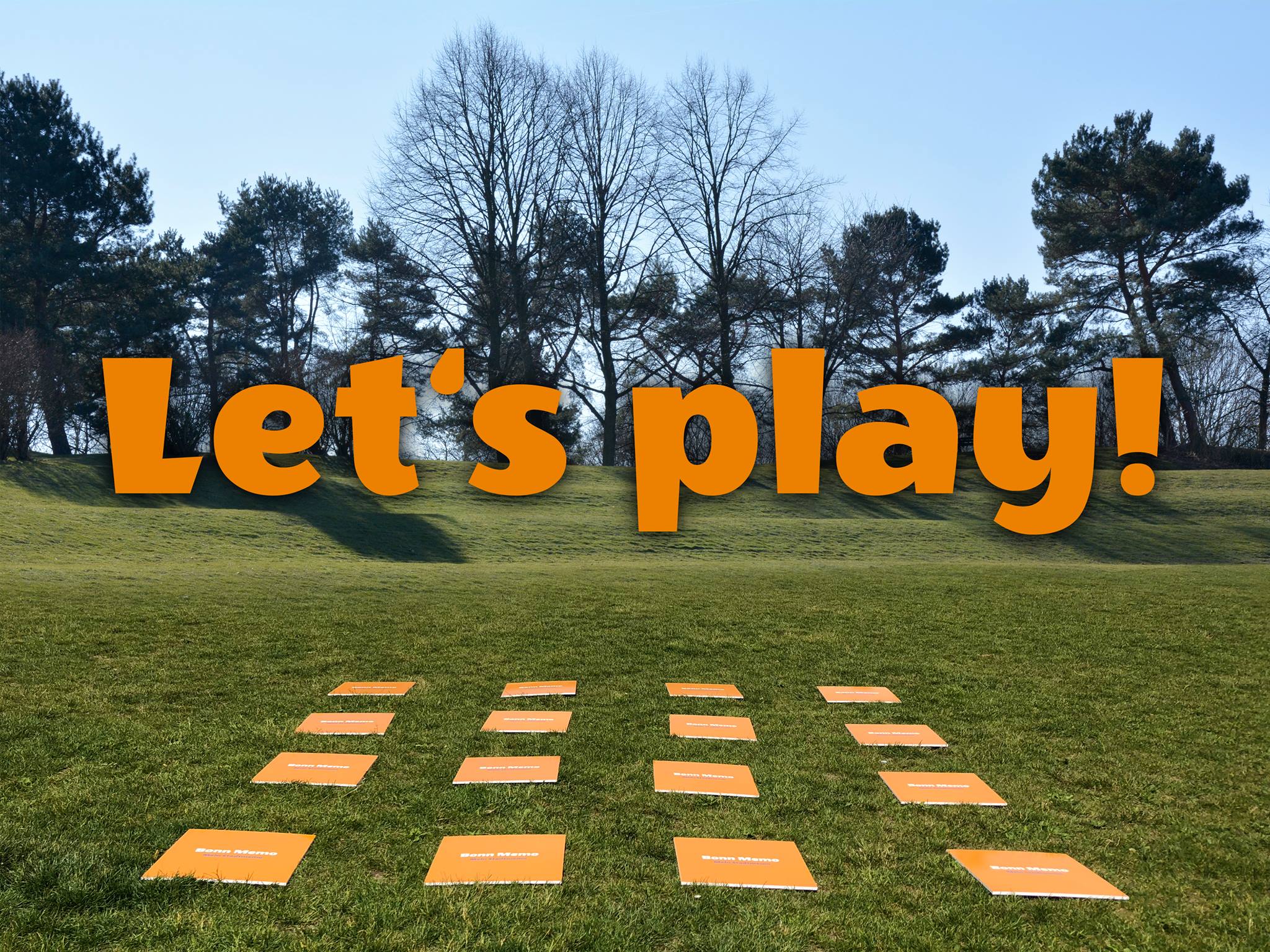 Let's-play-Motiv der Bonn-Memo-Kampagne mit XXL-Karten