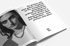 Editorial-Doppelseite mit typografischem Layout, großzügigem Weißraum und kontrastreichem Bild‑Text‑Verhältnis.