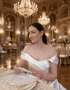 Hybride AI-Produktion mit echtem Model in Hochzeitsszene