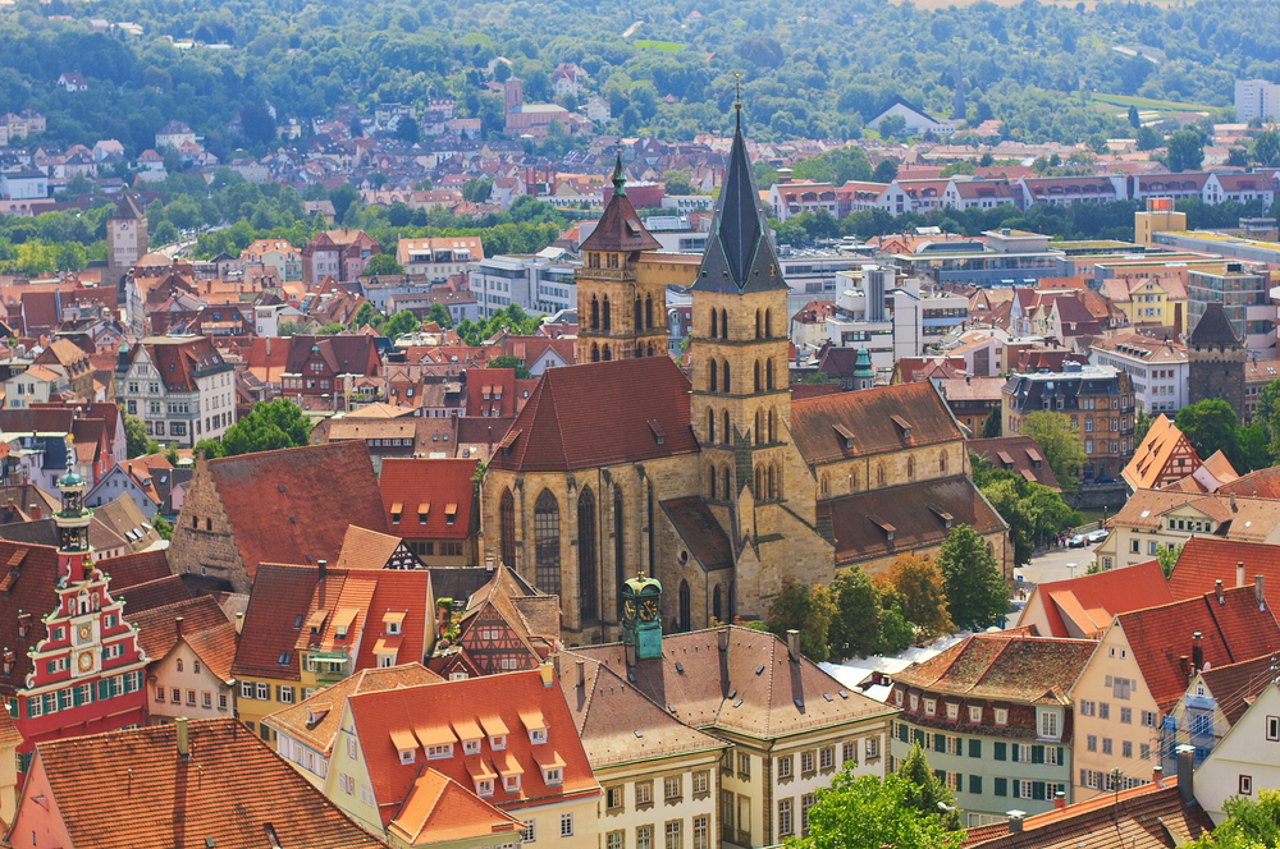 Luftaufnahme der Esslinger Altstadt mit Frauenkirche