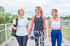Drei Frauen nach dem Training im Freien