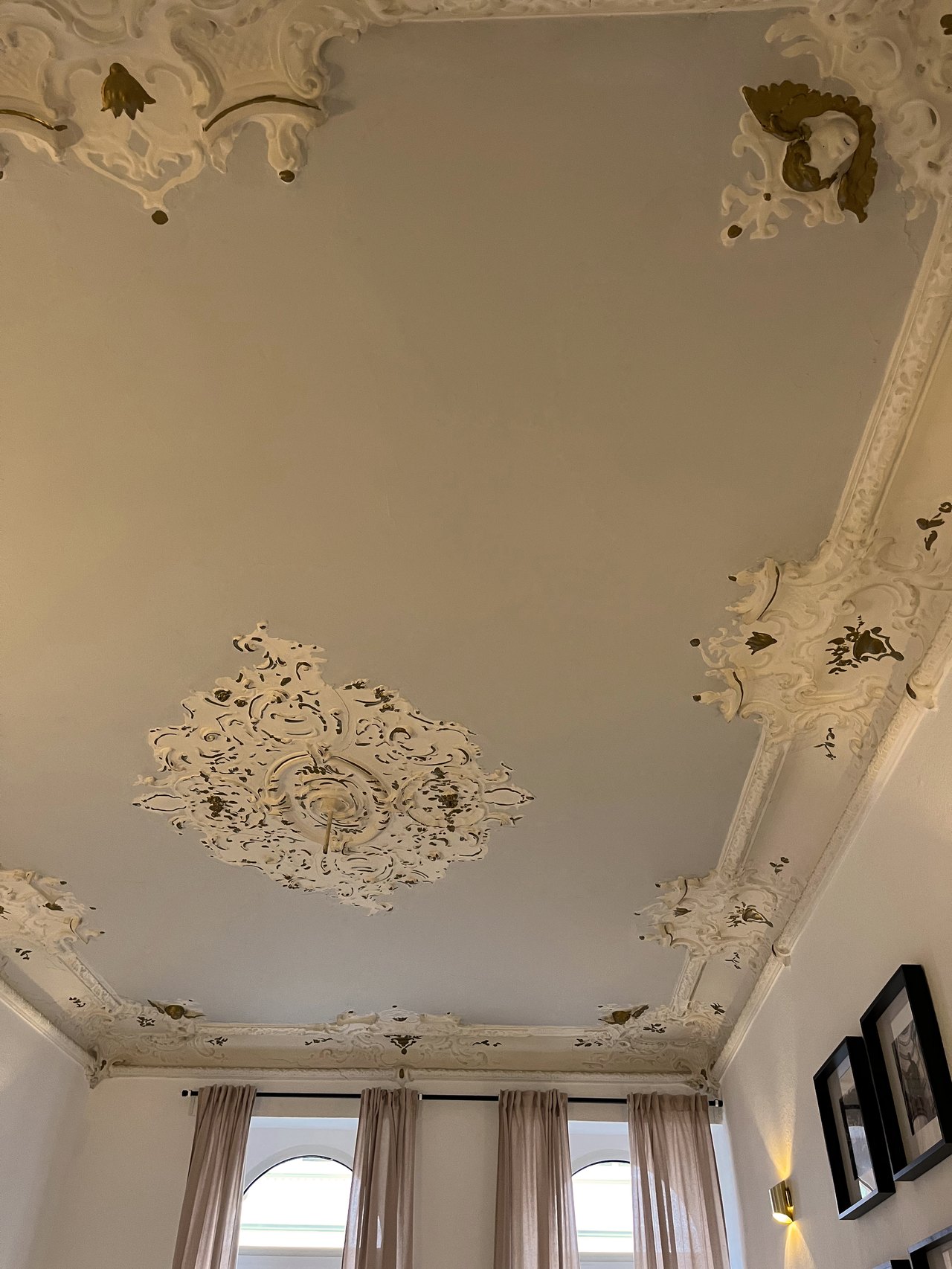 Original ornate ceiling