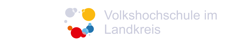 Logo der Volkshochschule im Landkreis Neu-Ulm mit "vhs" in Weiß und bunten Kreisen.