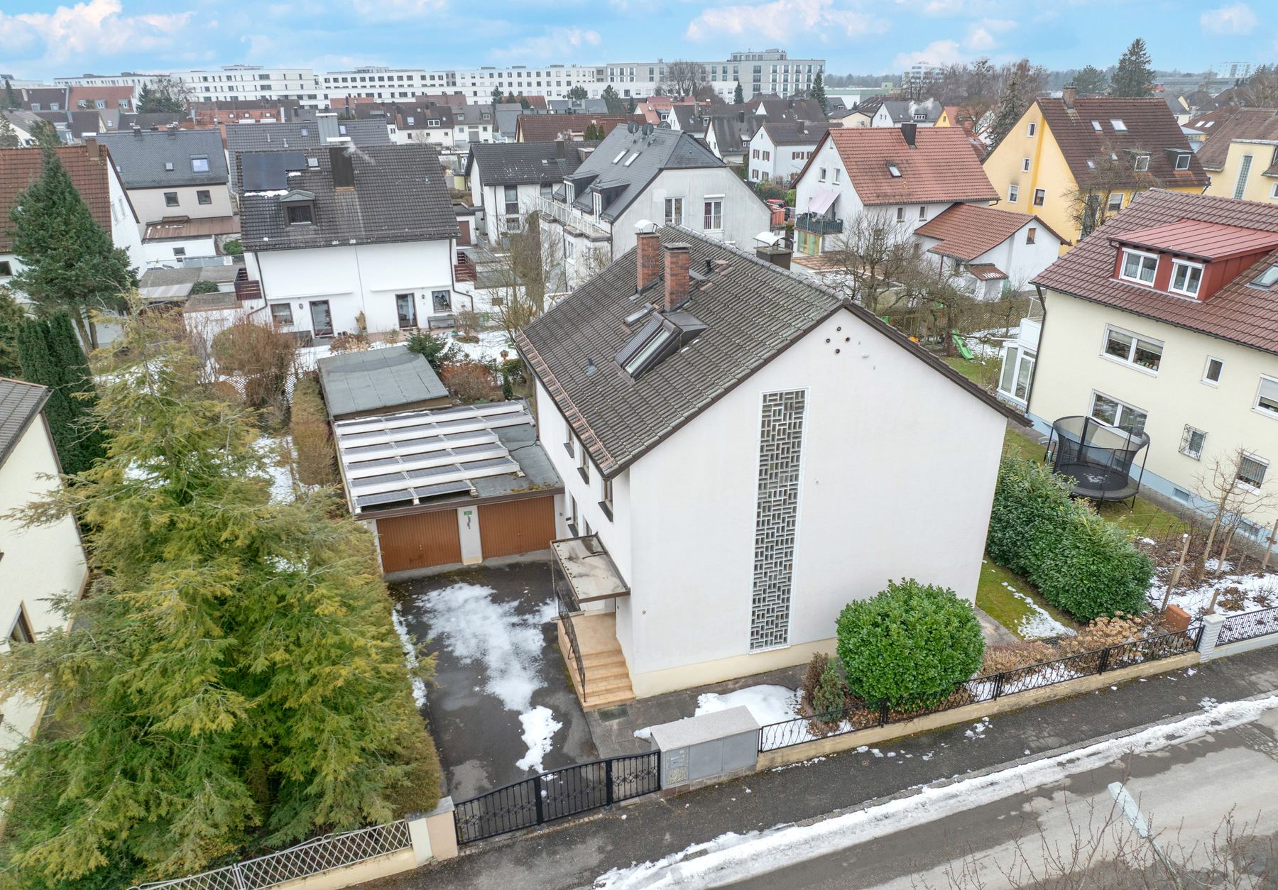 Mehrfamilienhaus