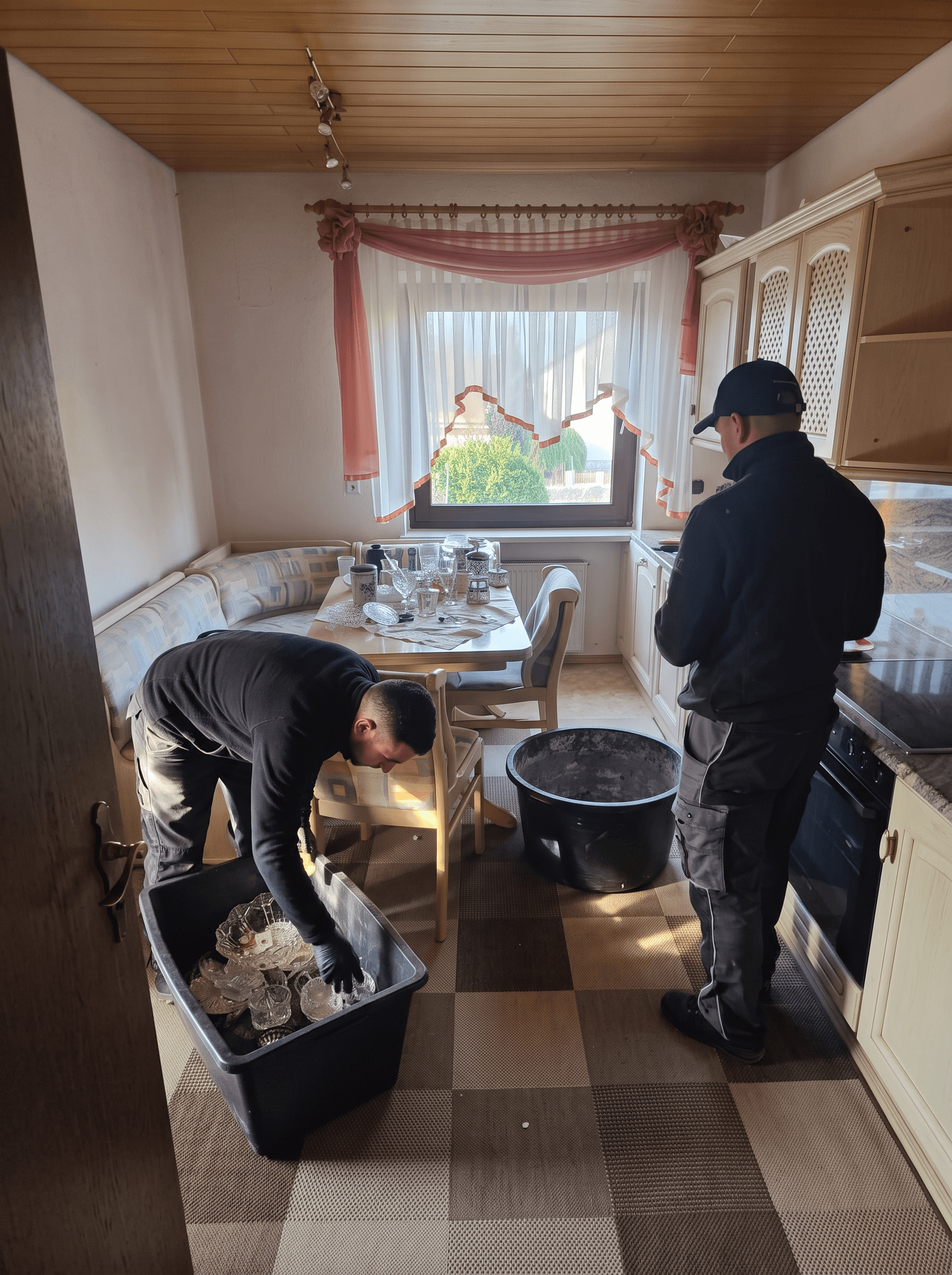 Team der Württemberger Entrümpelung bei der Arbeit