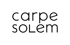 Einfarbiger schwarzer Hintergrund.