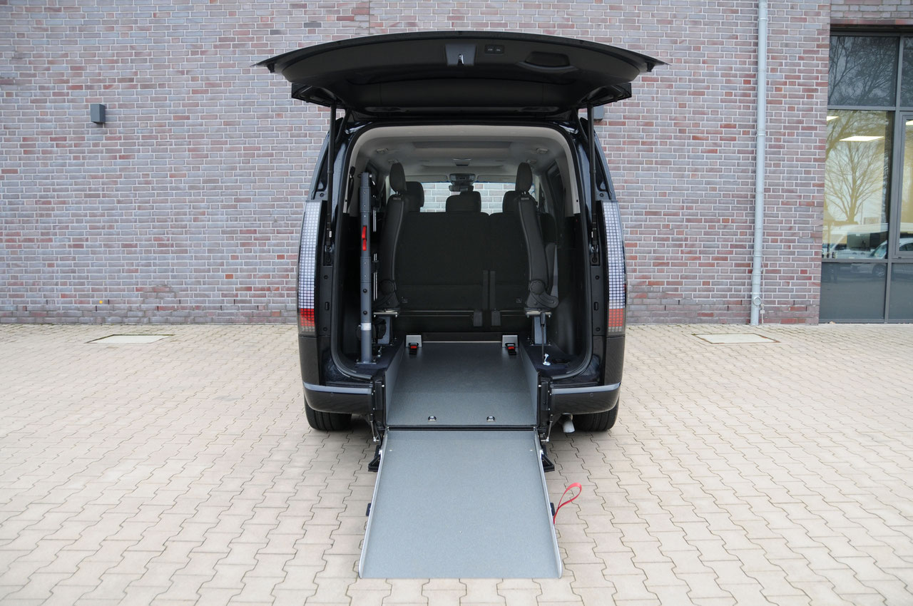 Hyundai STARIA mit Heckausschnitt – Bild 3