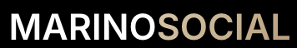 Schriftzug "MARINOSOCIAL" in Weiß und Beige auf schwarzem Hintergrund.