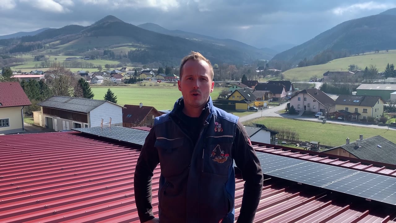 Familie mit Dachanlage