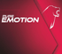 Schriftzug "PURE EMOTION" in Weiß auf rotem Hintergrund mit einem weißen Löwenkopf-Logo.
