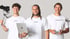 Zwei Männer in schwarzen T-Shirts mit dem Logo "easy4media" lächeln in die Kamera.