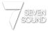 Wit gestileerd cijfer 7-logo naast de tekst “SEVEN SOUND” op een donkergroene achtergrond.