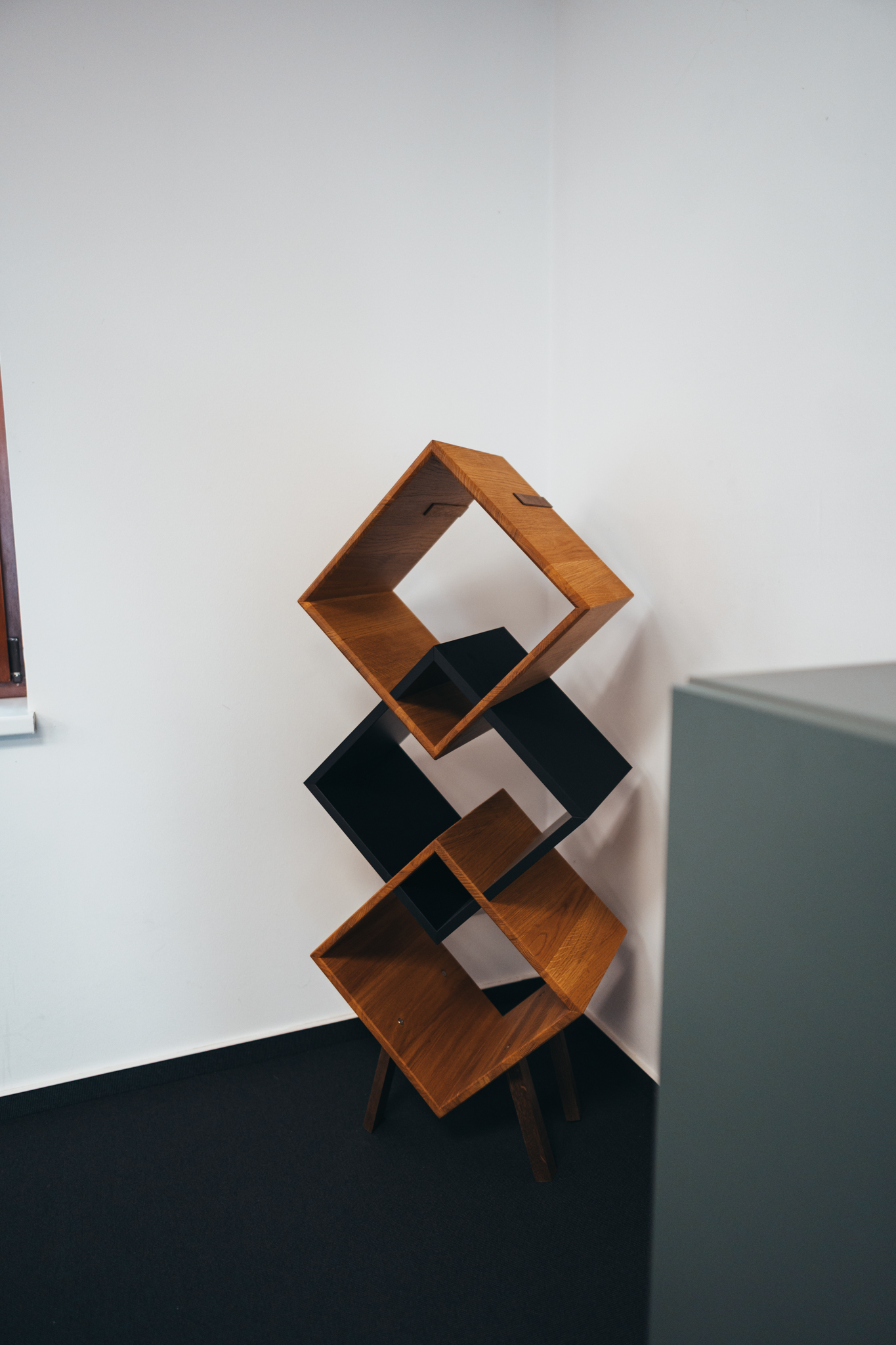 Designobjekt aus Holz