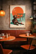 Labrador Poster mit Café-Szene über einer Lederbank in gemütlichem Café-Interior