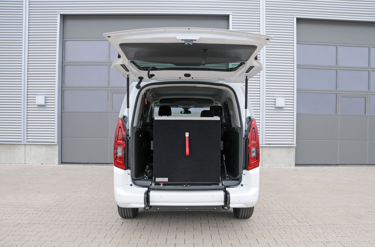 Opel Combo-e Life mit Heckausschnitt – Bild 5