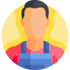 Eine stilisierte, farbenfrohe Illustration einer Person mit dunklen Haaren, rotem Oberteil und blauer Latzhose vor gelbem Hintergrund.