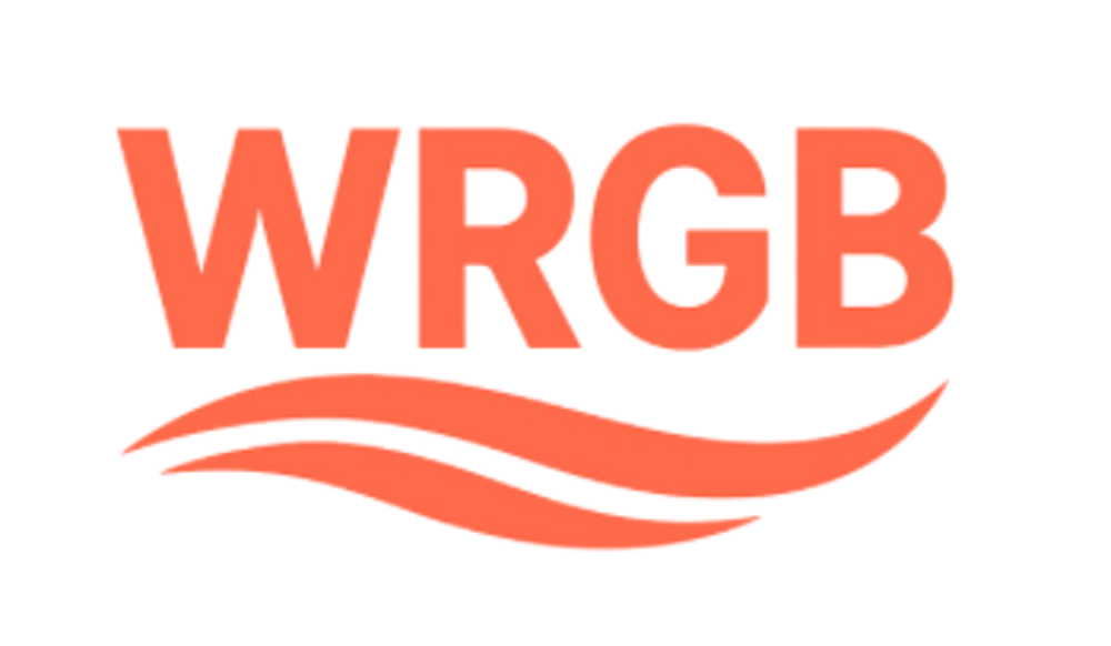 Das Logo zeigt den orangefarbenen Text "WRGB" über zwei geschwungenen orangefarbenen Linien.