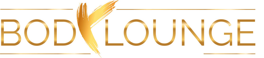 Goldener "BODY LOUNGE" Schriftzug mit dem Untertitel "ABNEHMEN & MORE" auf grünem Hintergrund.