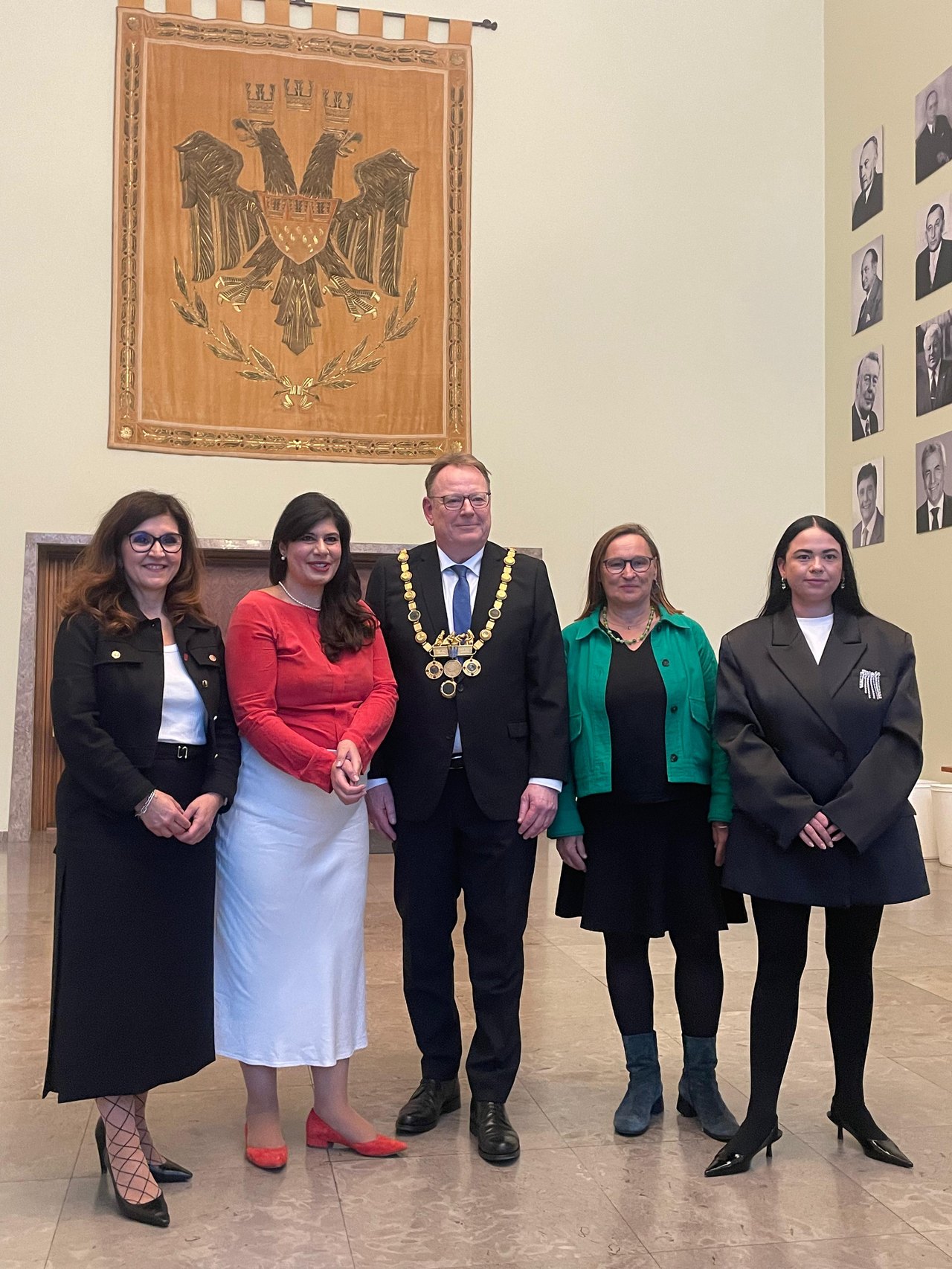 Teresa mit OB im Rathaus