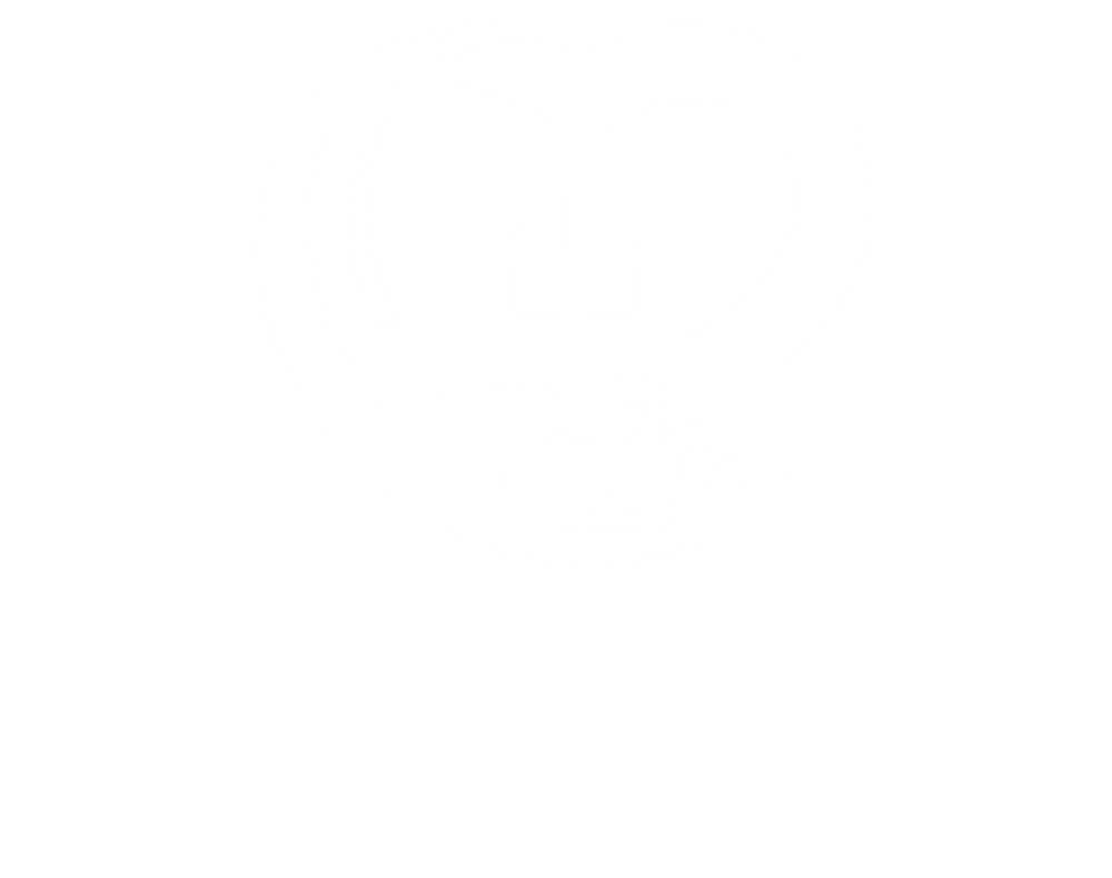 Weißes Herz mit einem Haus und Händen, darunter der Text "PFLEGEMED 24/7 BETREUUNG" auf grünem Hintergrund.