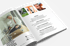 Editorial-Doppelseite mit typografischem Layout, großzügigem Weißraum und kontrastreichem Bild‑Text‑Verhältnis.