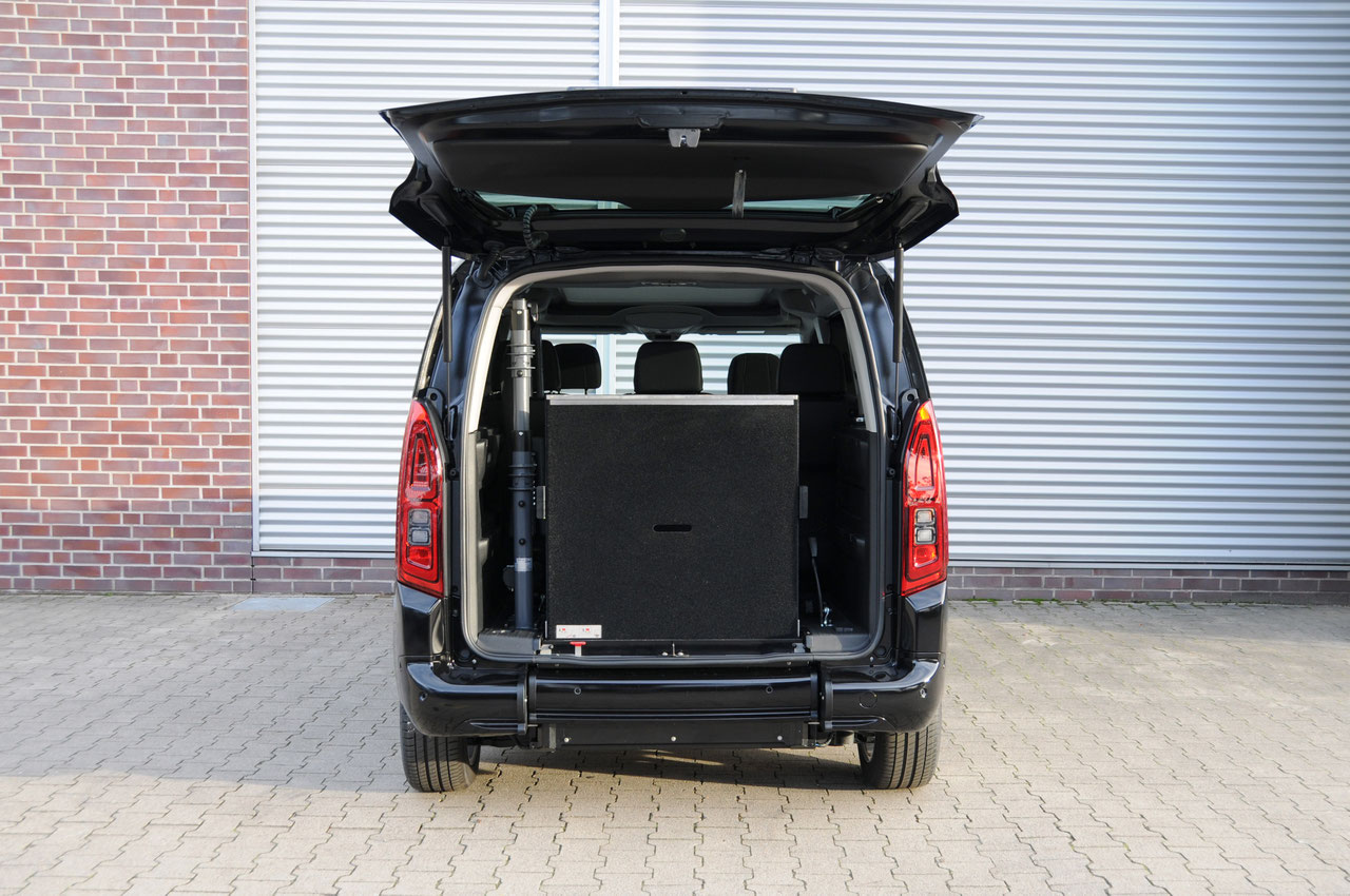 Opel Combo Life mit Heckausschnitt – Bild 7