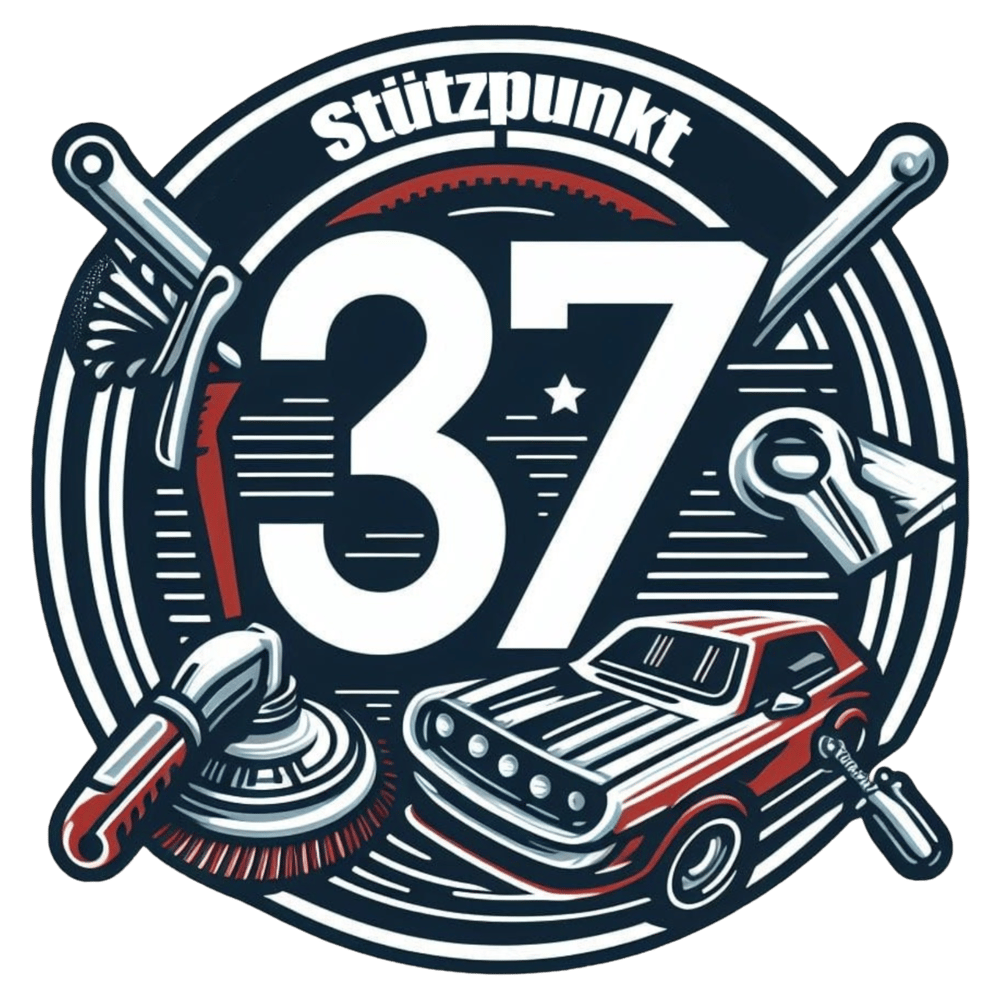 Ein rundes Logo mit den Worten "Stützpunkt 37", einem roten Auto, Polierwerkzeugen und Schraubenschlüsseln.