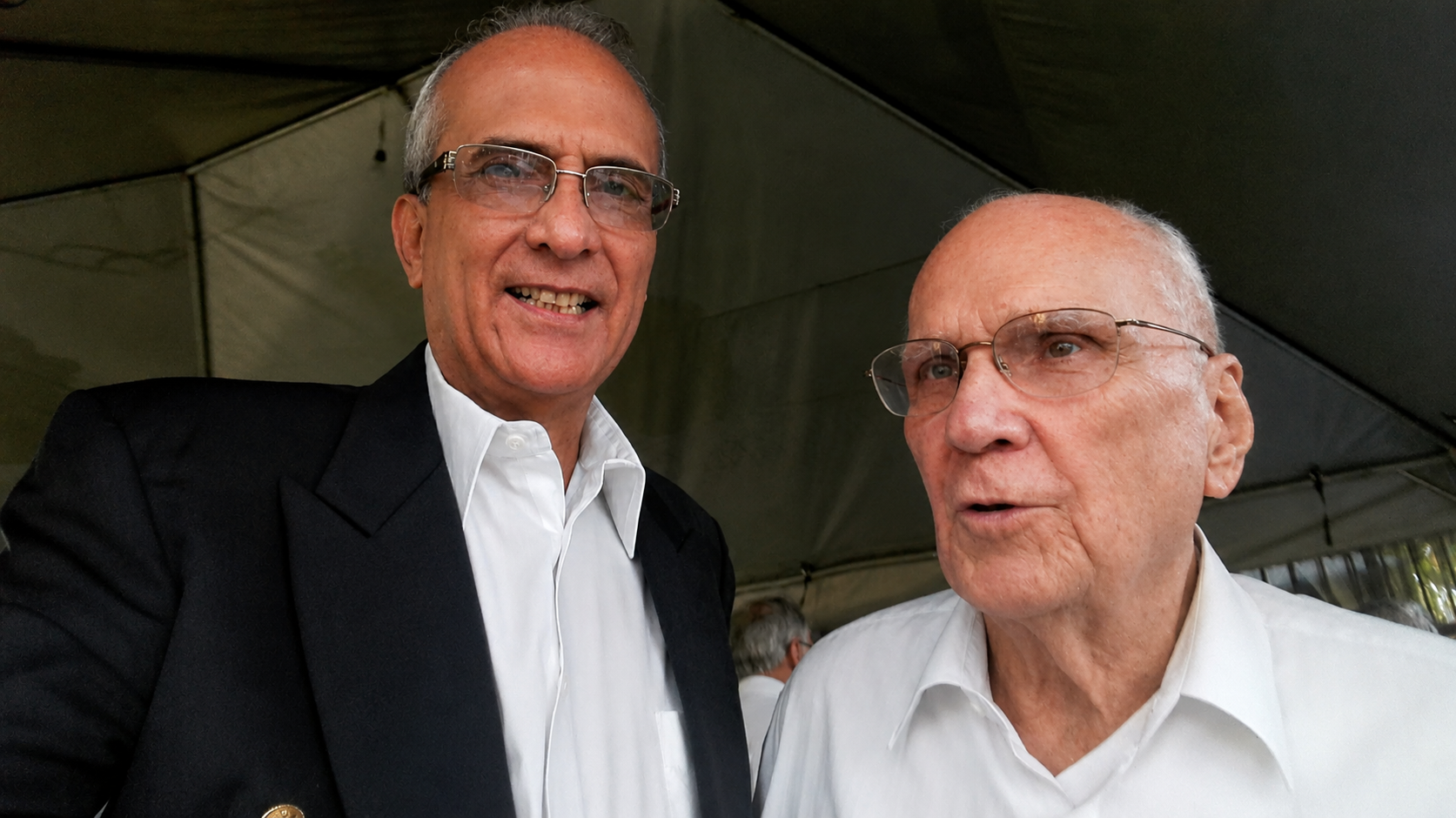 Lolo Morales con el presidente Enrique Bolaños durante la época democrática de Nicaragua