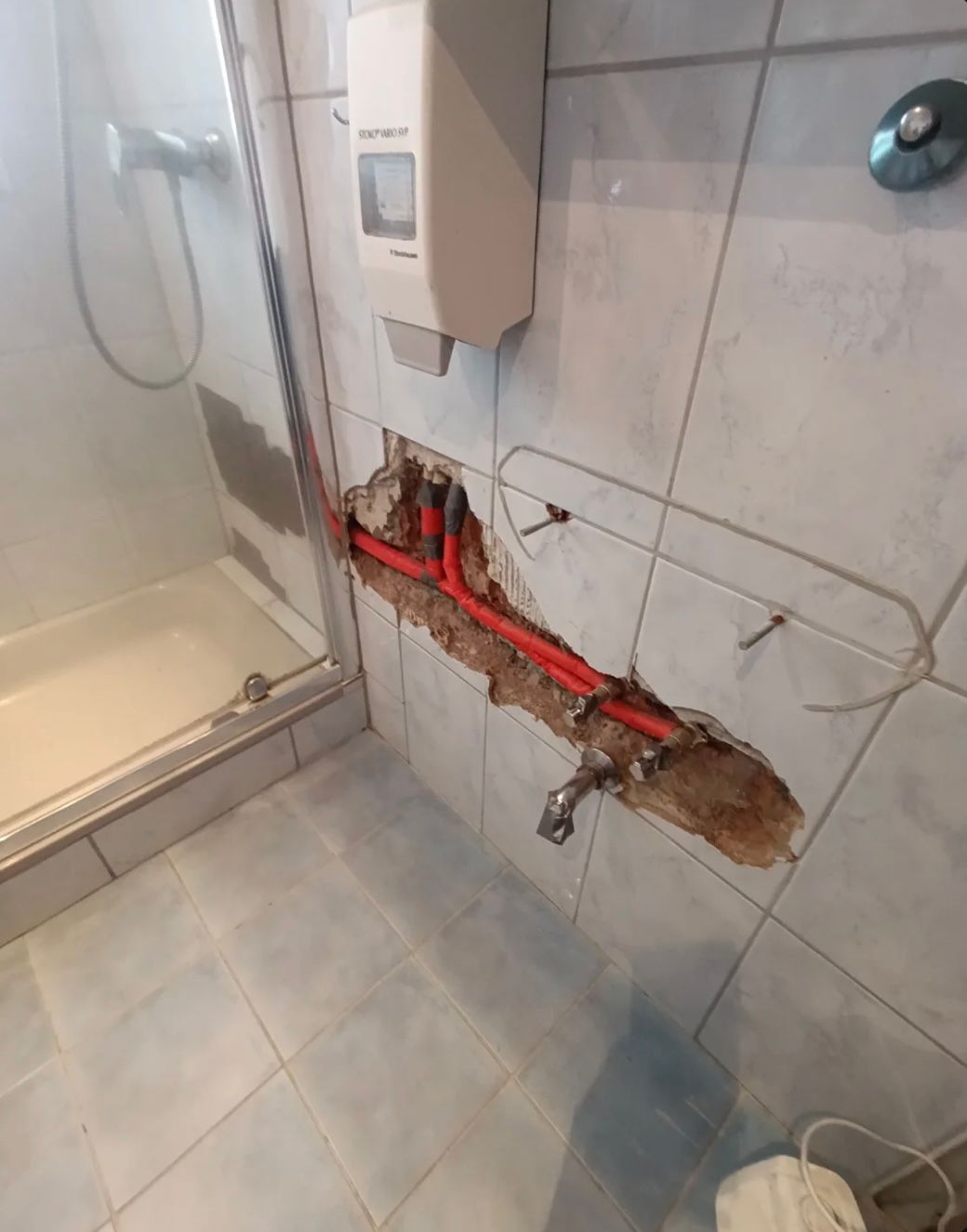 Undichte Leitung repariert vom Fachmann