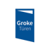 Blaues Banner mit gelbem Text „Groke Türen“.