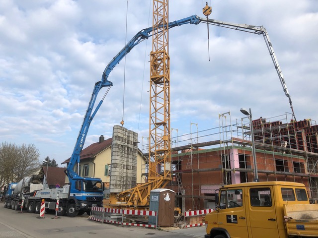 Bauteam von Hiller Bau auf einer Baustelle
