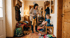 Mama mit hochsensiblem Kind im morgendlichen Chaos, Zeitdruck, kommen zu spät